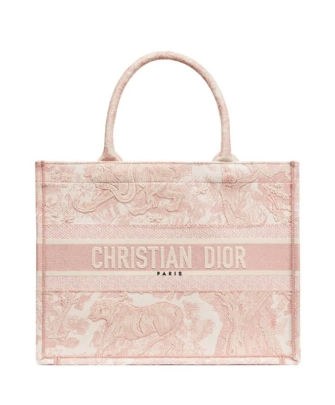 photo_5217485181684932728_y-662x800